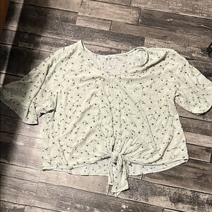 Eyeshadow Floral Tie-Front Blouse in Cream